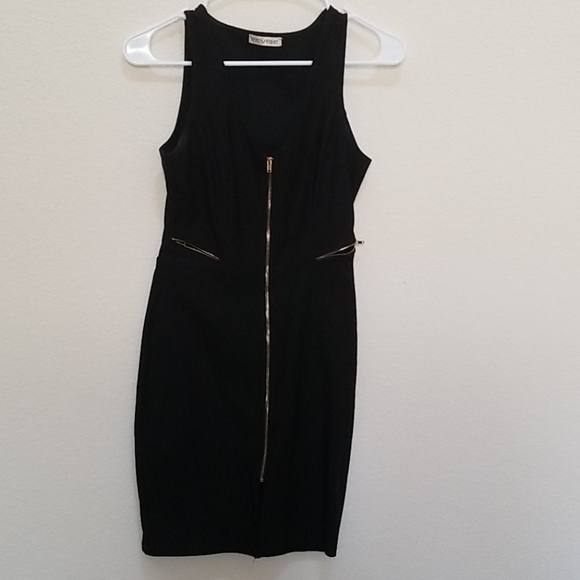 Small black mini dress - Picture 1 of 4